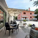 Couette-café La Contessa 3*